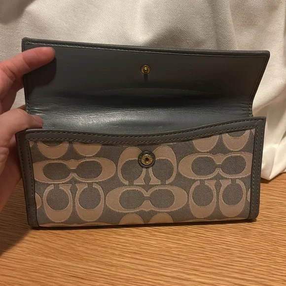 Coach wallet - Picture 3 of 8